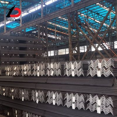 高加工能力 ASTM A36 A53 Q235 Q345 カーボン等角鋼 熱鉄 L 形 軽鋼 角